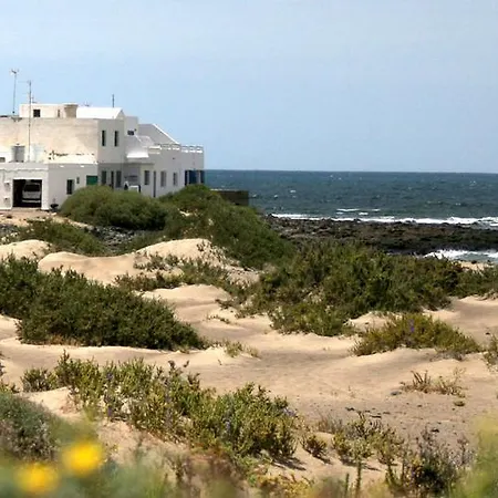 公寓 Absolute Beachfront Iii 法马拉