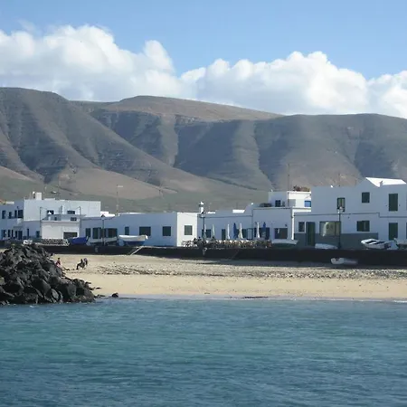 公寓 Absolute Beachfront Iii 法马拉